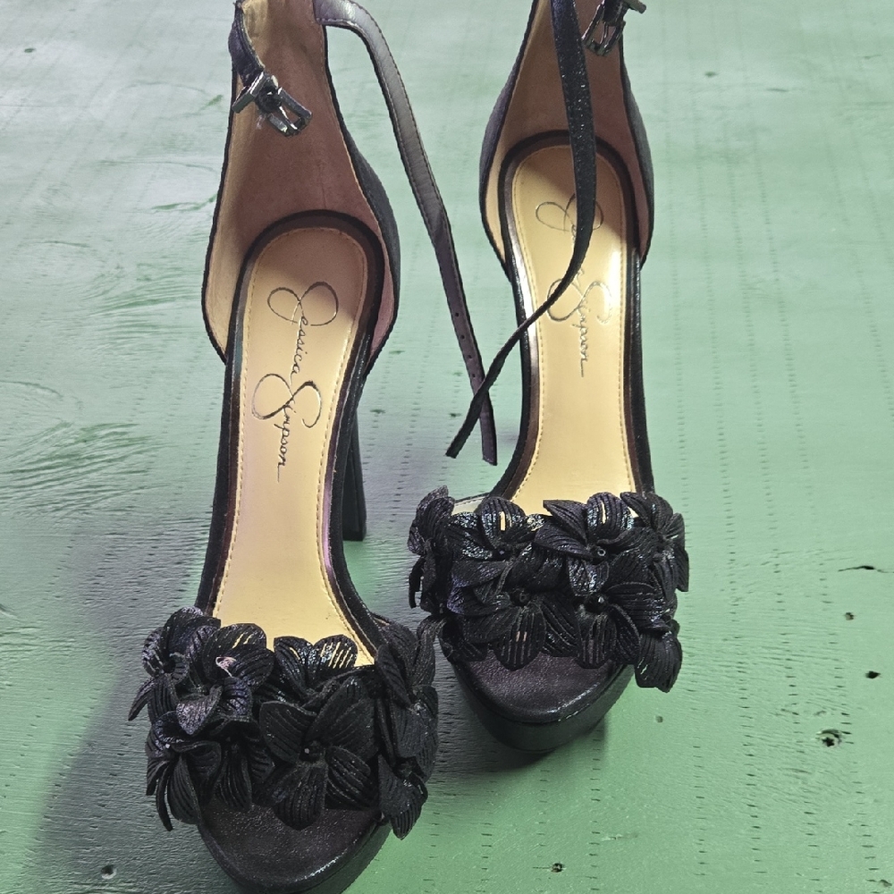 Jessica Simpson Black Floral Heels
